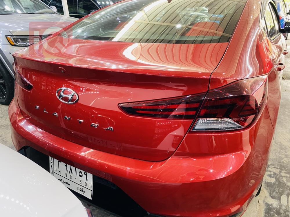هیوندای ئەلەنترا